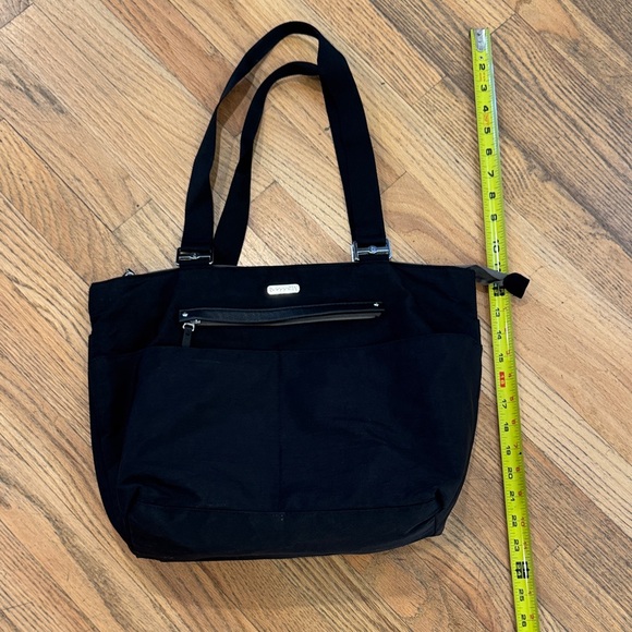Baggallini Black Tote Bag - Picture 4 of 9